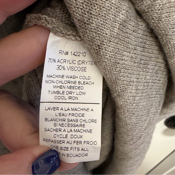 Mersea Catalina Traveler Sweater - Picture 4 of 6